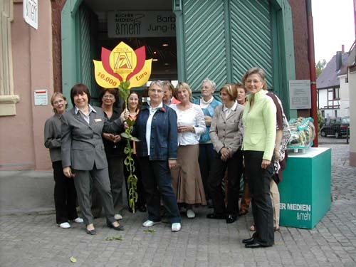 2006 Spende 10.000€ des Erlöses vom Schloßgärtchenfestes an den Hospitzverein Erlangen